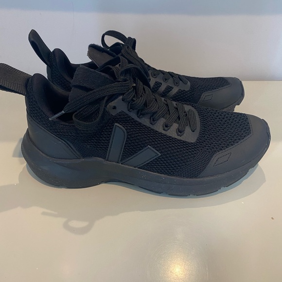 New Veja x Rick Owens Women’s Performance Runner V-Knit Black Sneakers, Sz 7. - Picture 3 of 6